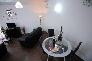 TV a/nebo společenská místnost v ubytování Apartmani Irena