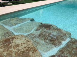 The swimming pool at or close to Masseria Paglieroni
