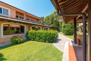 Gallery image of West Garda Hotel in Padenghe sul Garda