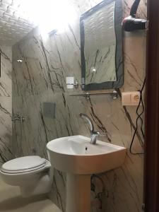 A bathroom at Aden River Még 37 kép