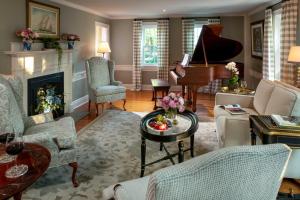 Χώρος καθιστικού στο The Inn at Yarmouth Port