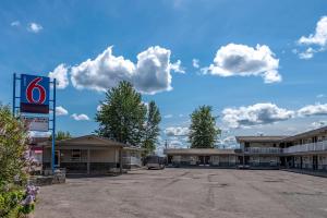 Fotografie z fotogalerie ubytování Motel 6-Fort Nelson, BC v destinaci Fort Nelson