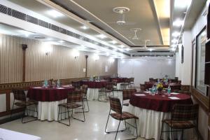 Restoranas ar kita vieta pavalgyti apgyvendinimo įstaigoje Hotel Amar Inn- Lajpat Nagar Central Market