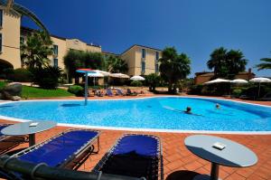 Бассейн в Hotel Arbatasar или поблизости