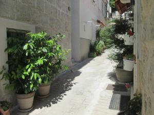 Galeriebild der Unterkunft Rm Antonio on Dumanica St - En-suite Rm 5 min to the Old Town of Split in Split
