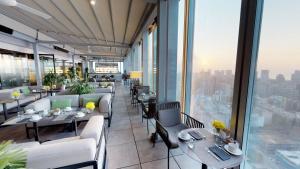 Restaurace v ubytování The Level at Melia Barcelona Sky