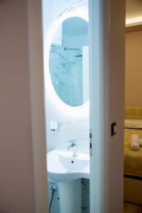 Ванная комната в San Marino Hotel