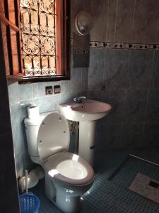 Koupelna v ubytování Hotel Wissam