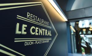 Majutusasutuses ibis Styles Dijon Central olev sertifikaat, autasu, silt või muu dokument