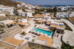 A piscina localizada em Mykonos Drops ou nos arredores