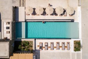 A piscina localizada em Mykonos Drops ou nos arredores