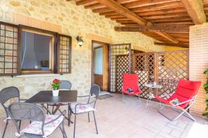 Patio alebo iná vonkajšia časť ubytovania Agriturismo Dei Casali