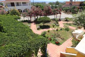 A garden outside Vias