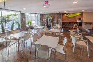 Restauracja lub miejsce do jedzenia w obiekcie Nuevo Norat Sanxenxo