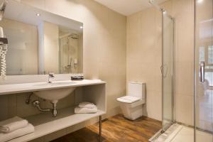 Kúpeľňa v ubytovaní Hotel Acta Azul Barcelona