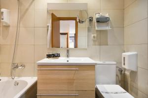 Kúpeľňa v ubytovaní Hotel Acta Azul Barcelona