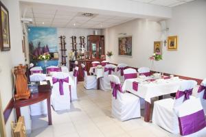 En restaurant eller et spisested på Hotel MK, Plavi restoran, Loznica
