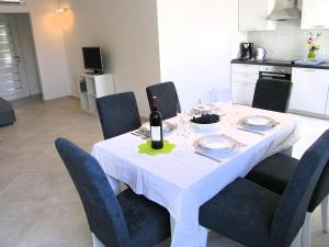 Kuchyňa alebo kuchynka v ubytovaní Apartman Danijel