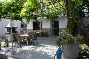 Gallery image of Anastasia' s guest house in Neos Marmaras
