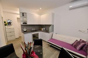 Kuchyň nebo kuchyňský kout v ubytování Apartment Cecilija