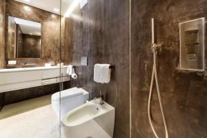Ένα μπάνιο στο Apartment Genziana +12 φωτογραφίες