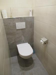 A bathroom at Neuner Charlotte Preise inclusive Sommercard Még 37 kép