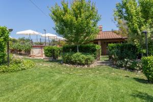 Vonkajšia záhrada v ubytovaní Agriturismo Dei Casali