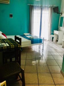 Posezení v ubytování Contaratos Holiday Lettings