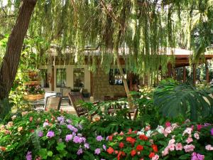 Beit Shalom Historical boutique Hotel外面的花园