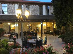 Beit Shalom Historical boutique Hotel外面的花园