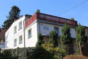Το κτήριο όπου στεγάζεται  το δωμάτιο σε οικογενειακή κατοικία