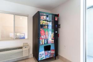Kuchyň nebo kuchyňský kout v ubytování Motel 6-Houston, TX - East
