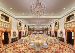 Restaurace v ubytování Welcomhotel by ITC Hotels, The Savoy, Mussoorie