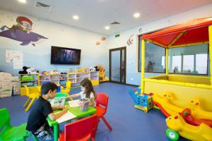 The Grove Resort Bahrain的儿童俱乐部