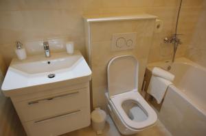 Kúpeľňa v ubytovaní Apartments Sonja Podgora