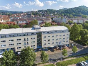 Nespecifikovaný výhled na hory nebo výhled na hory při pohledu z hotelu