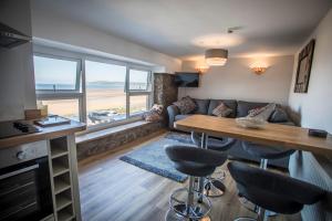 Foto dalla galleria di Waters Edge Holiday Apartments a Benllech