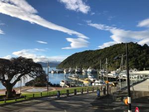 Imagem da galeria de Picton Waterfront Oxley's Luxury Apartment em Picton