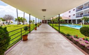 Бассейн в Parador de Nerja или поблизости