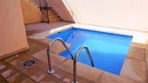 Bazén v ubytování Born 23 - House with Pool in the centre of Lluchmayor. free wifi nebo v jeho okolí