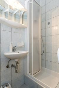 A bathroom at Villa Croatia