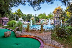 Amadria Park Kids Hotel Andrija内部或周边的泳池