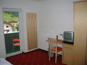 Μια τηλεόραση ή/και κέντρο ψυχαγωγίας στο Haus Wiestner Fam Gstrein