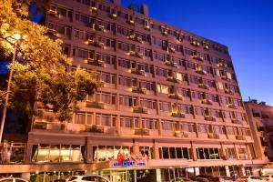 Bangunan di mana terletaknya hotel