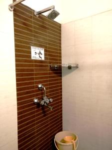 La Casa tesisinde bir banyo