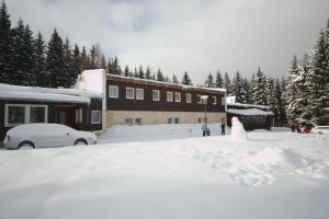 L'établissement Chata Lesanka en hiver