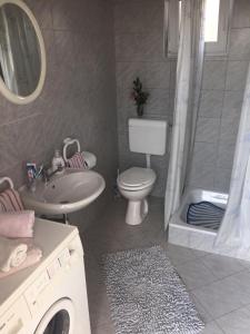 Koupelna v ubytování Apartman Luis Silence