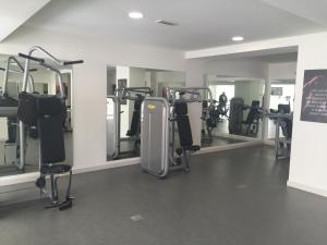 The fitness centre and/or fitness facilities at Apto a pie de playa con vistas increíbles!
