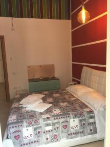 Voodi või voodid majutusasutuse casasuisassi toas