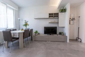A seating area at Milano Business Balcony Flat